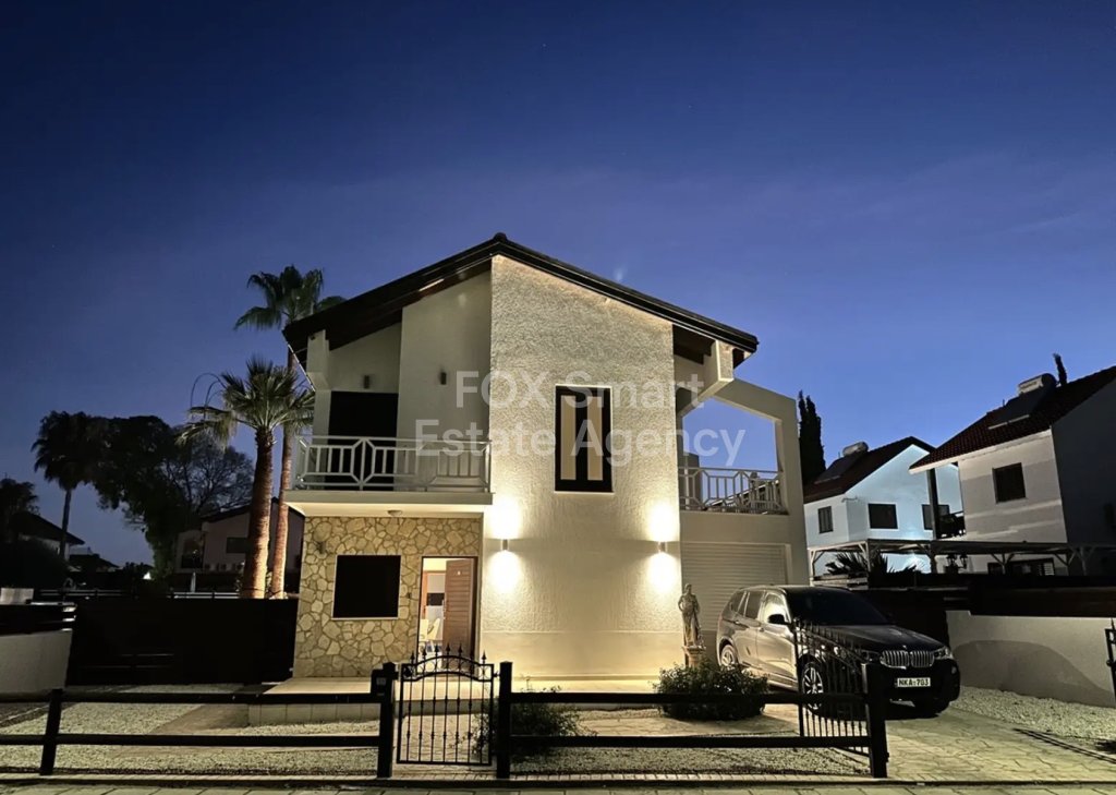 Three bedroom villa to rent in Oroklini Tourist area ,Larnaca.