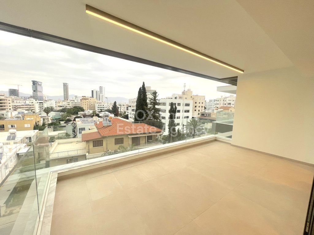 Modern Brand-New 2-Bedroom Apartment with Photovoltaic System & Stunning City Views in Ayioi Omologites