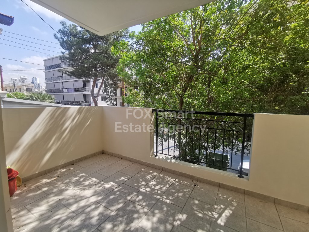 Bright 2-Bedroom Apartment for Rent – Agioi Omologites