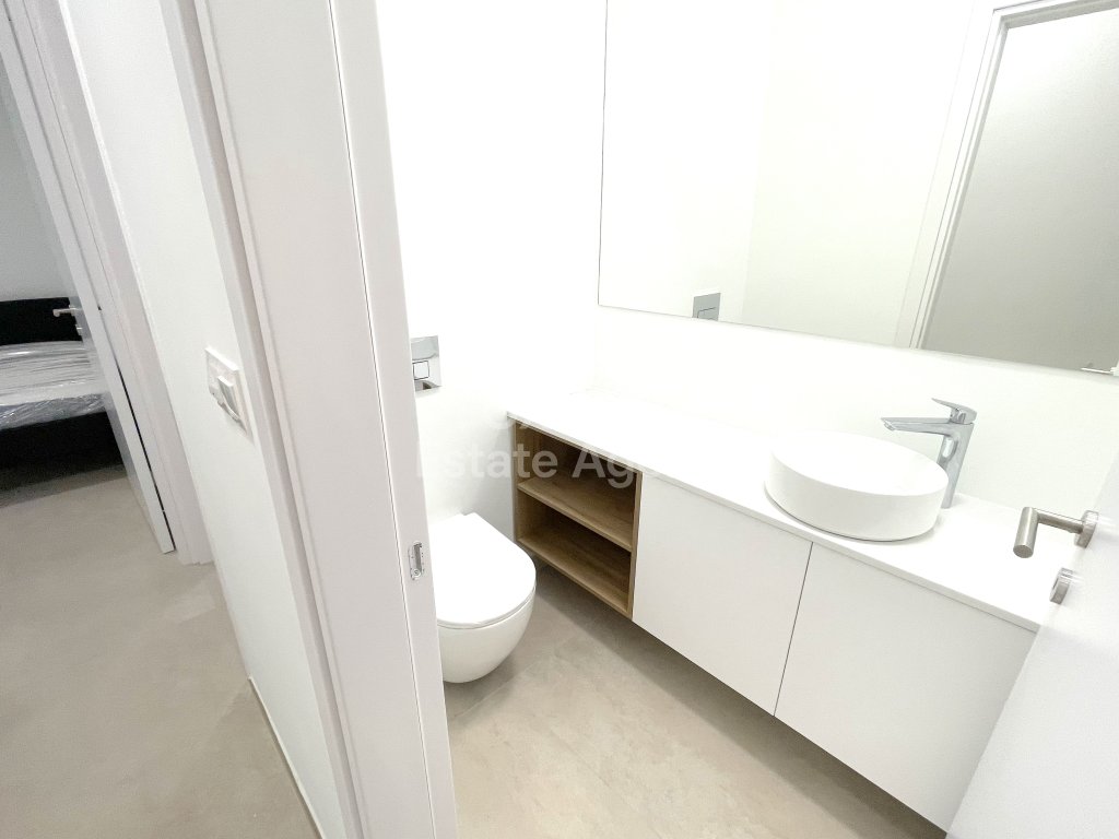 Modern Brand-New 2-Bedroom Apartment with Photovoltaic System & Stunning City Views in Ayioi Omologites