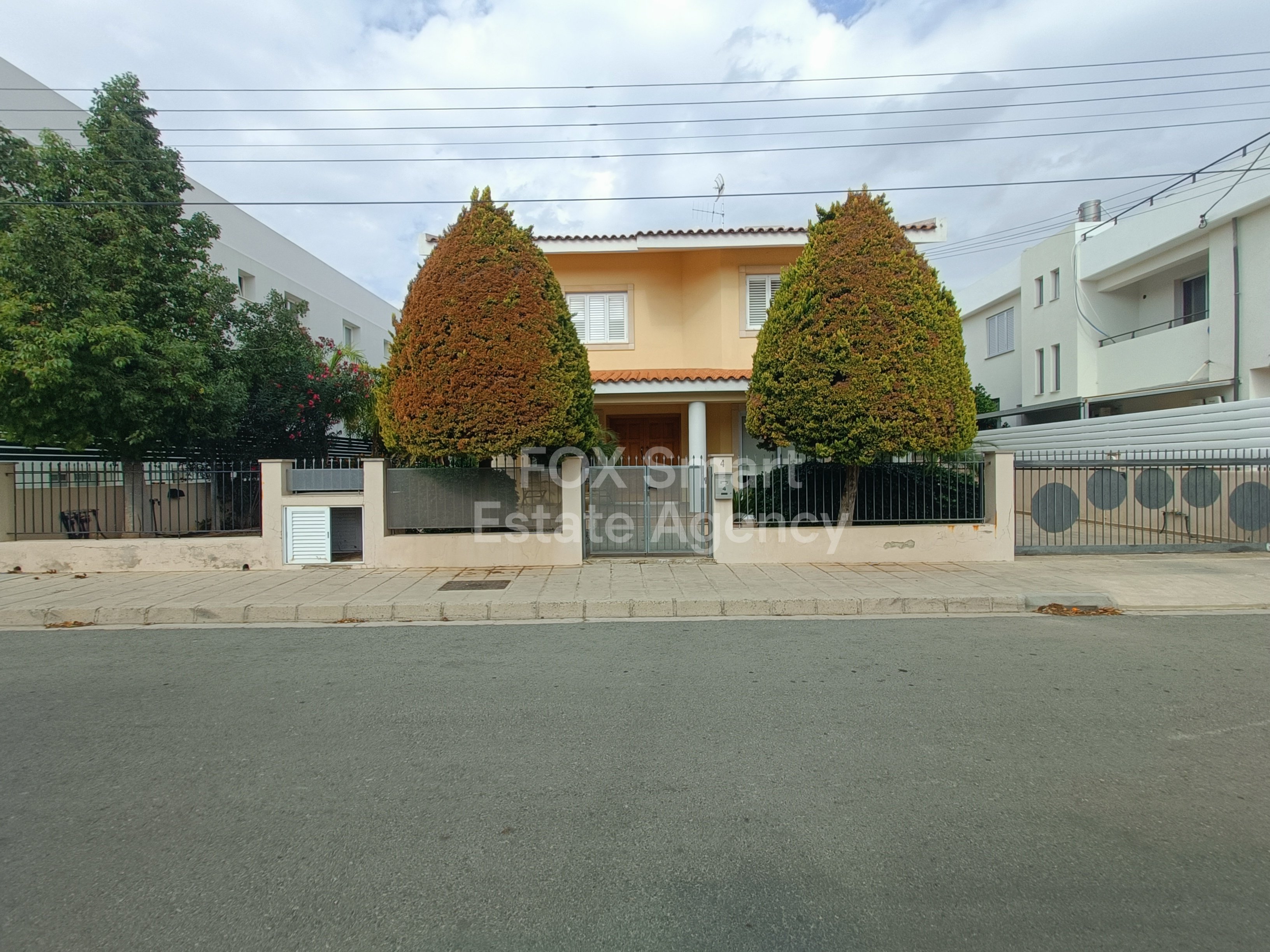 Luxury Spacious 4 Bedroom plus office House in a prime location, in Strovolos