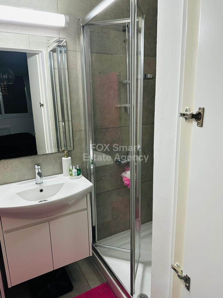 2 Bedroom, Modern Apartment
