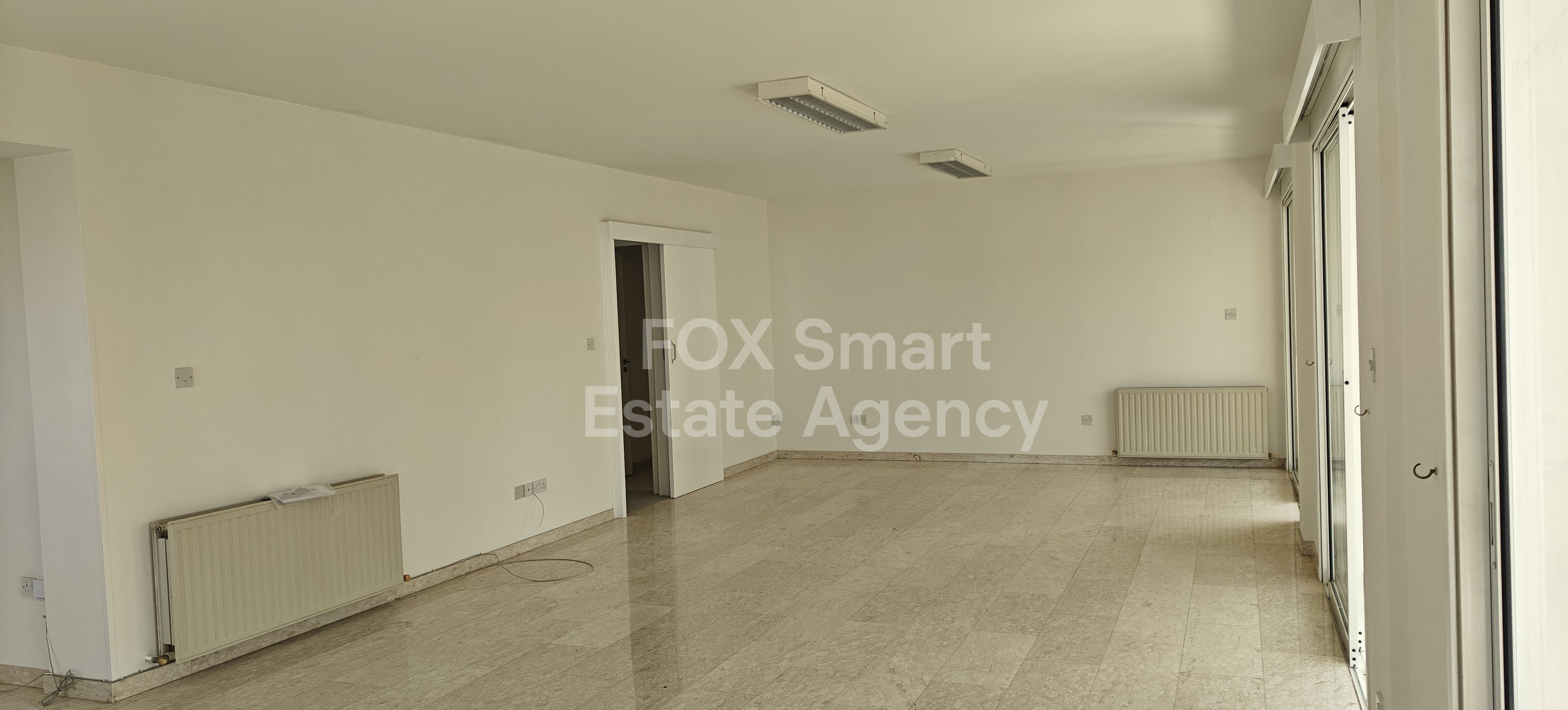 For rent spacious whole floor 3-bedroom apartment in Makedonitisa close to the Mall of Egkomi