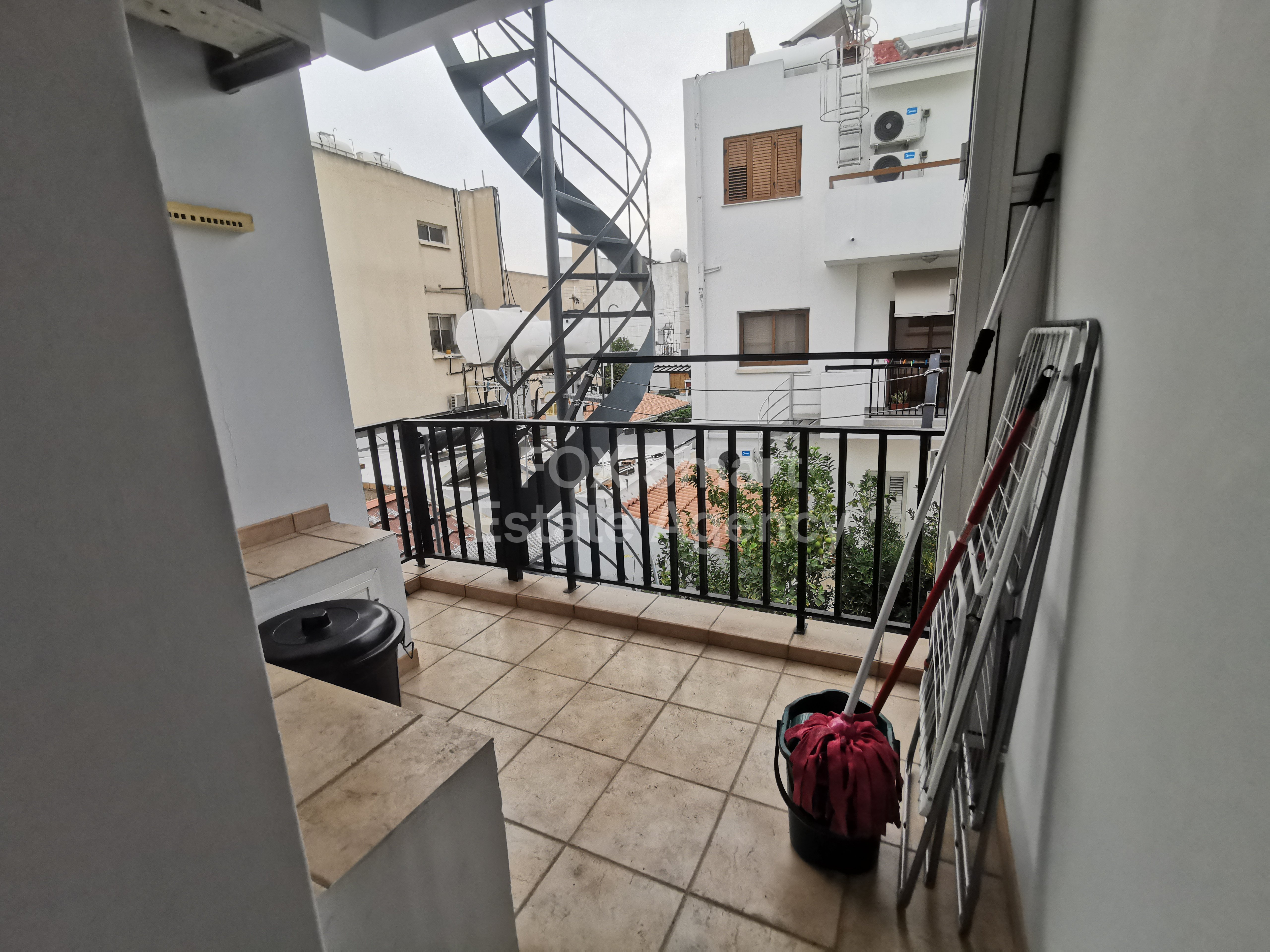 2 bed apartment off Athinon Strovolos