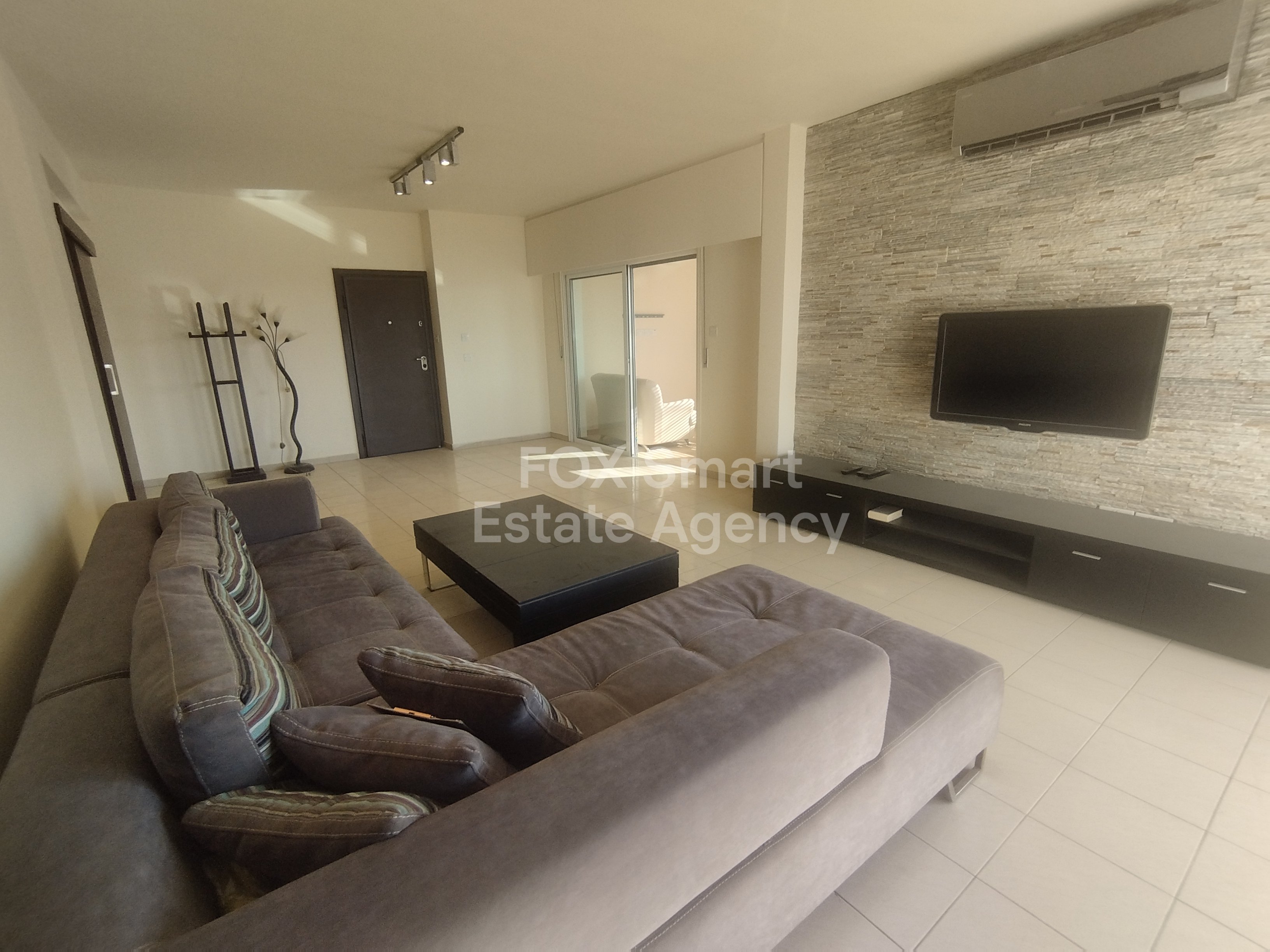 Prime 3-Bedroom Apartment in Central Lykavitos