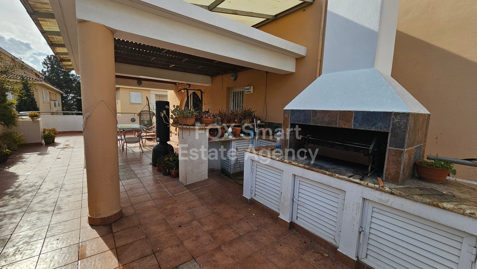 Fully furnished 3-Bedroom Penthouse for rent in Agioi Omologites with lovely view