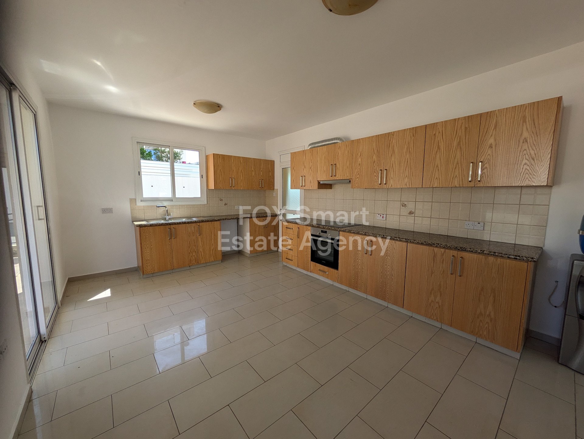 House in Chlorakas - Image 4