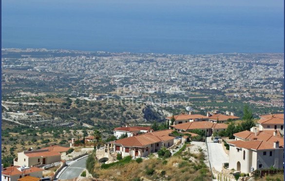 House in Tsada - Image 4