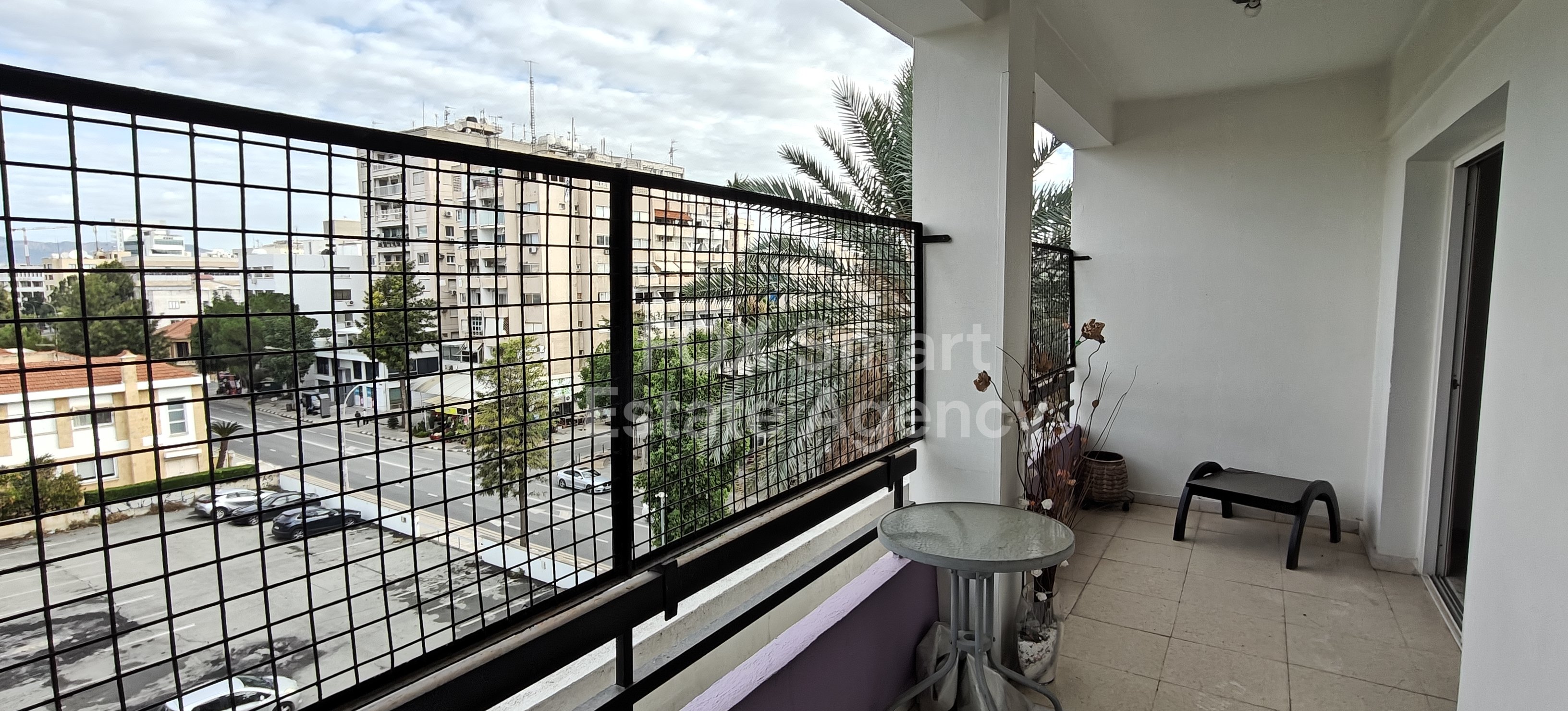 2-Bedroom Apartment for Rent in Agioi Omologites