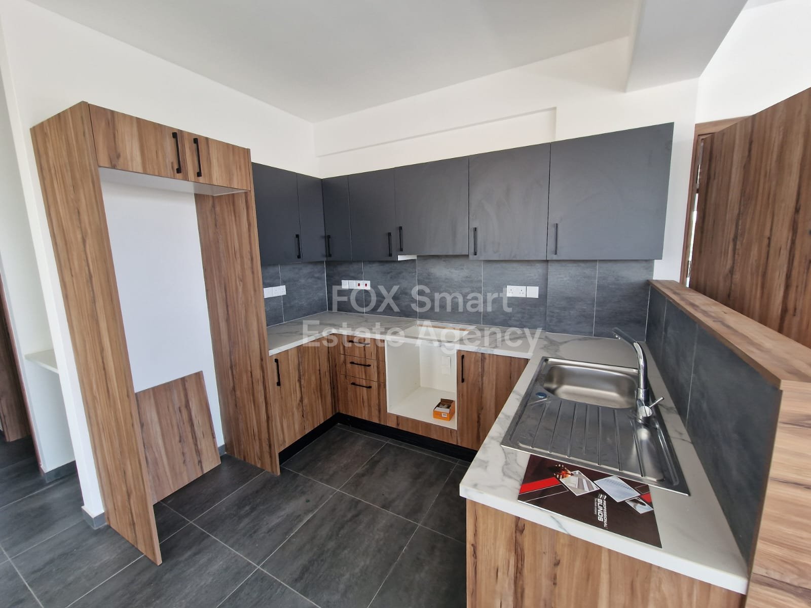 2+1 Bedroom, Ready To Move In Apartment in Larnaca center