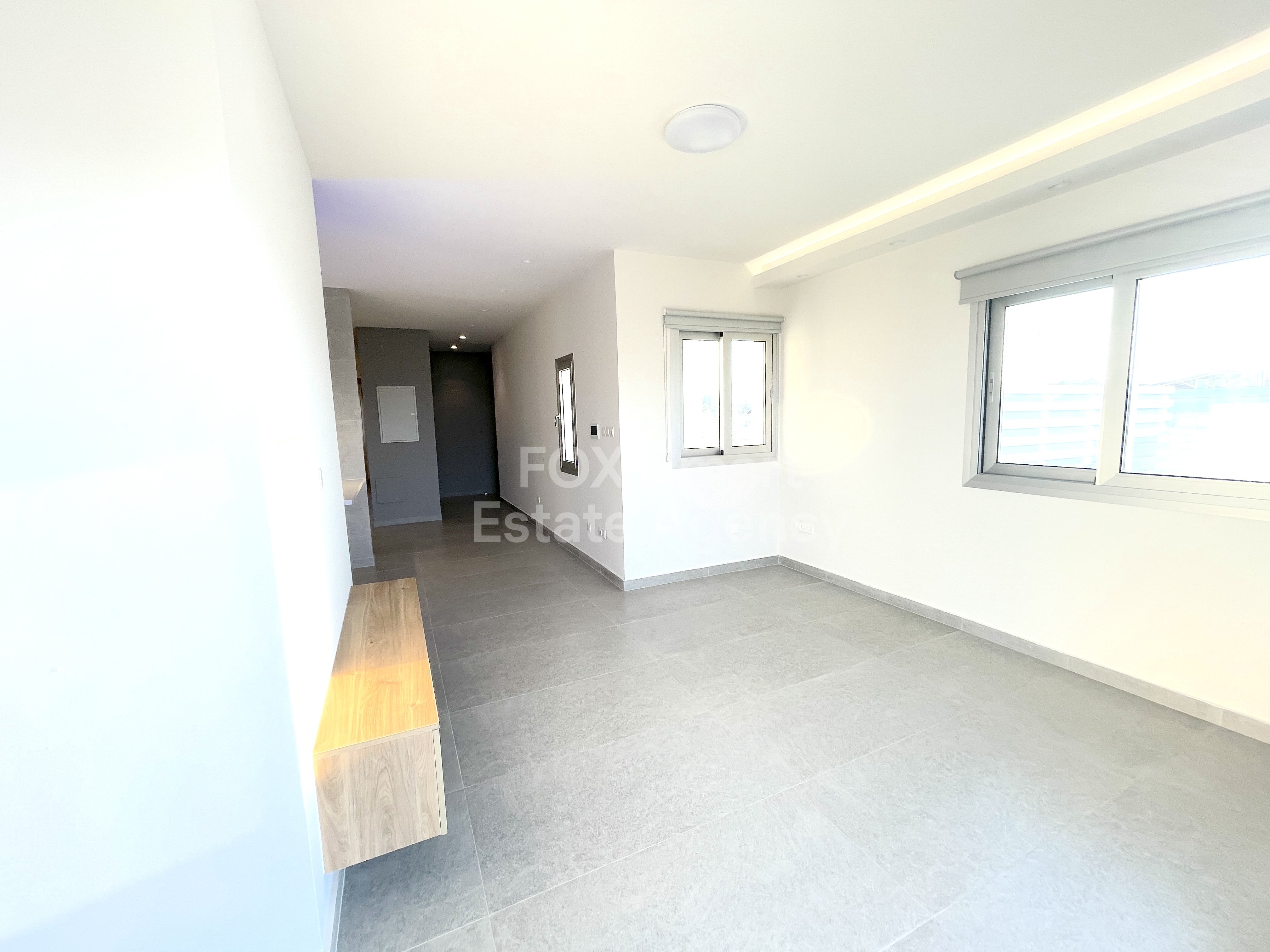 Charming Top-Floor 2-Bedroom Apartment with Expansive Balcony Near American Medical Center in Strovolos!