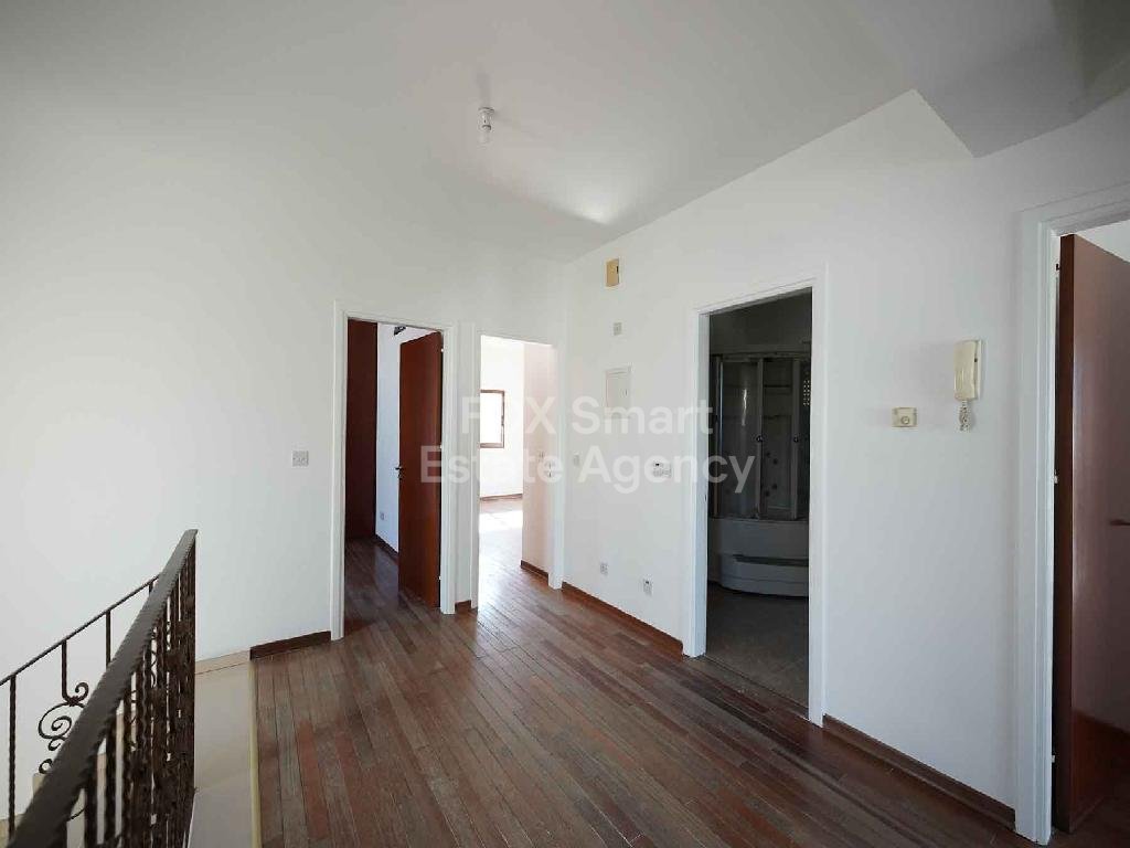 Large detached house in a large plot, Lakatameia-Nicosia for sale
