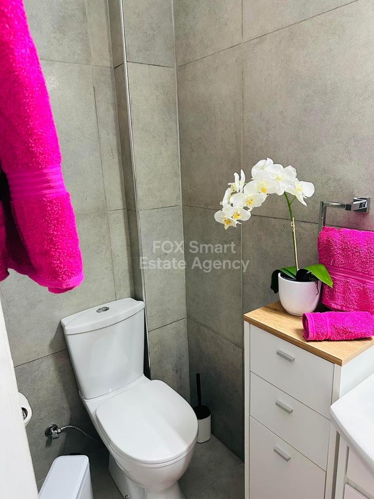 2 Bedroom, Modern Apartment