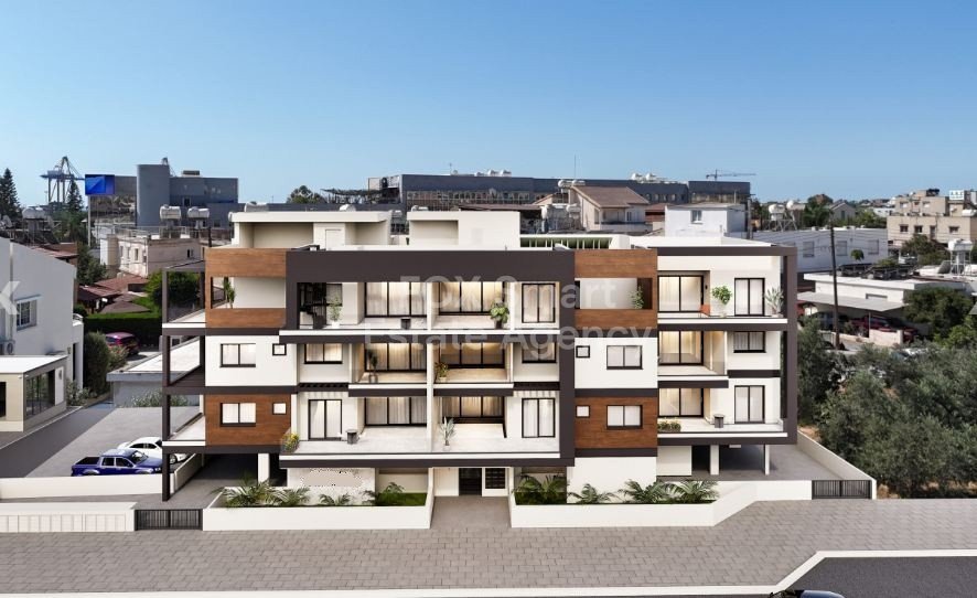 Apartment in Zakaki - Image 3