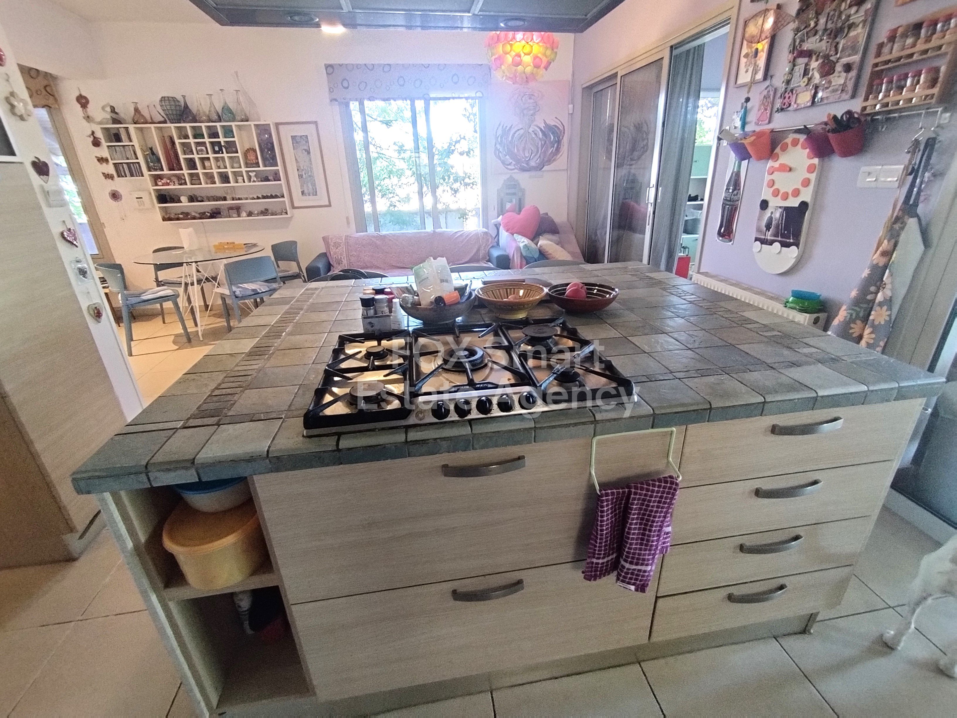 Space, Comfort & Location – 4-Bedroom Residence with Attic & Courtyard