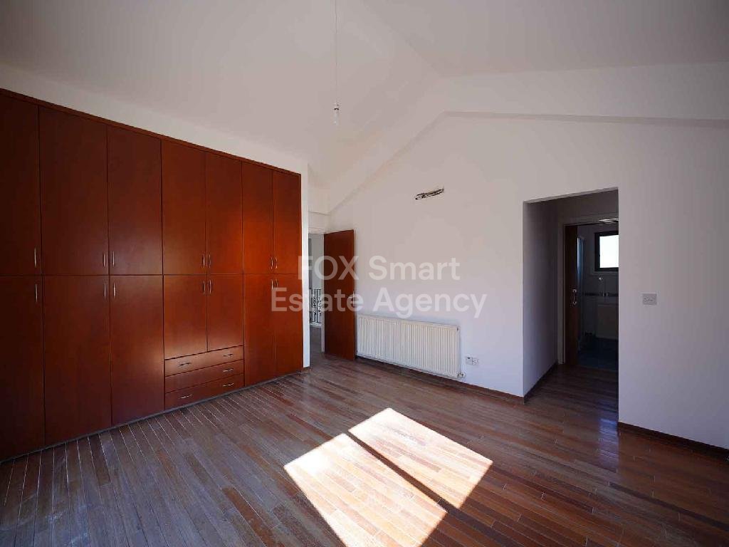 Large detached house in a large plot, Lakatameia-Nicosia for sale