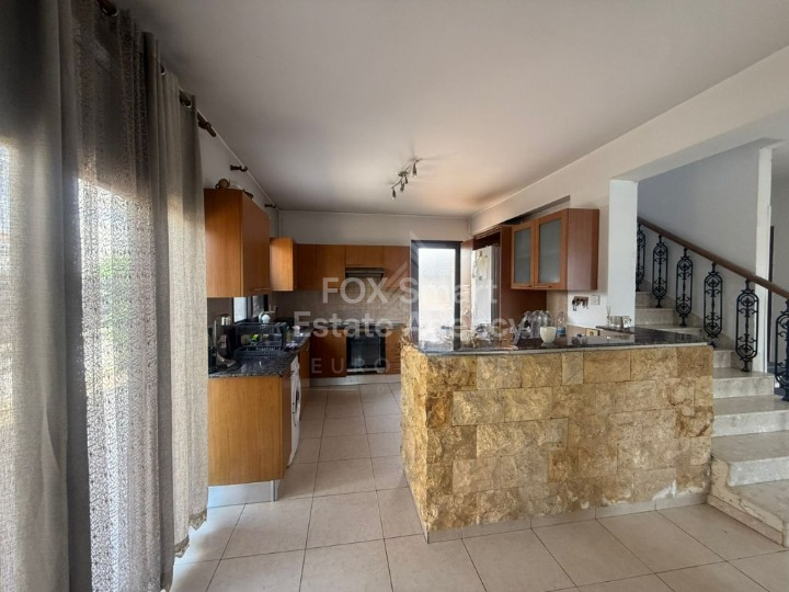 Spacious 4-Bedroom Home in Vergina – Quiet Residential Area