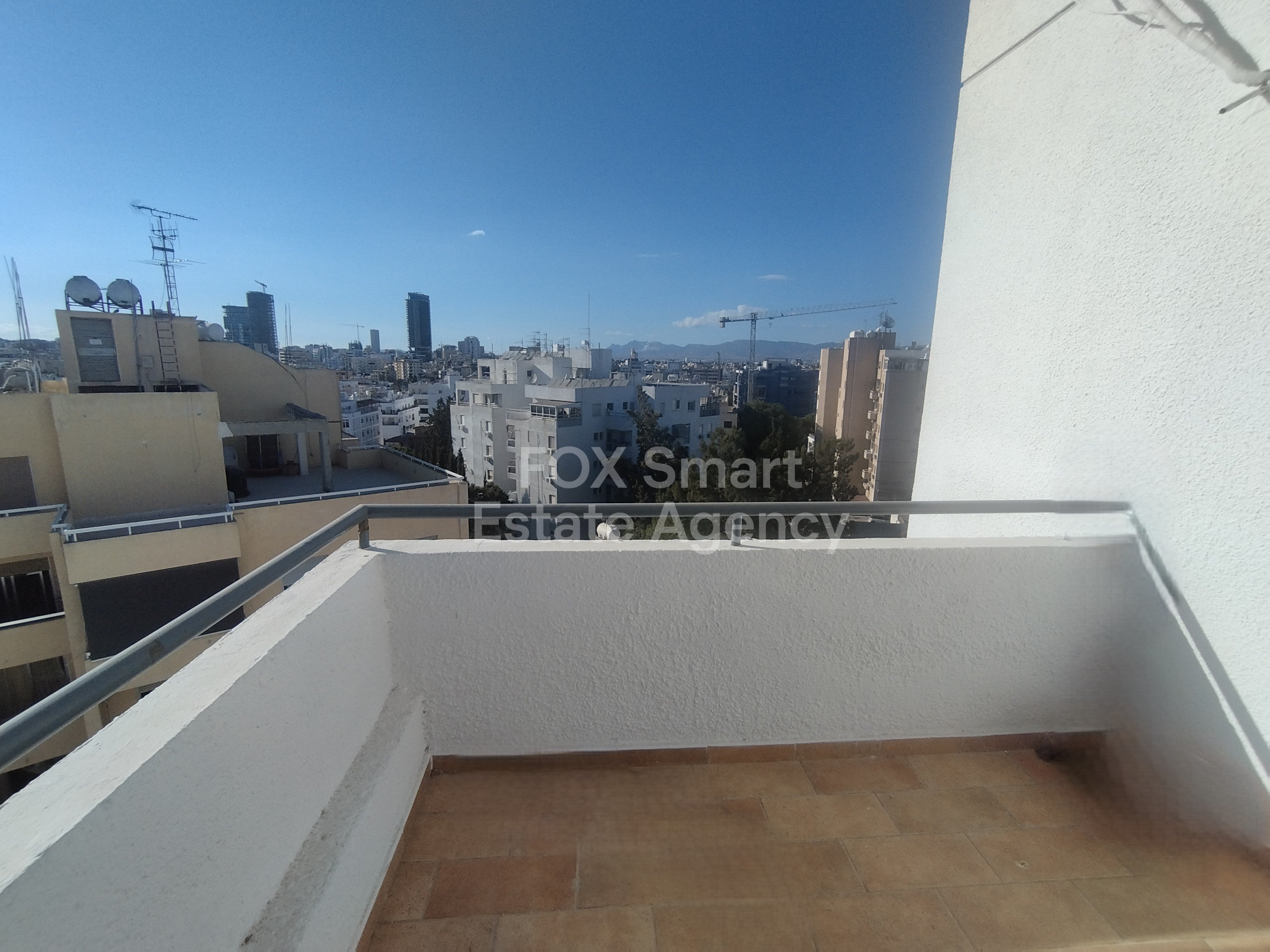 Prime 3-Bedroom Apartment in Central Lykavitos