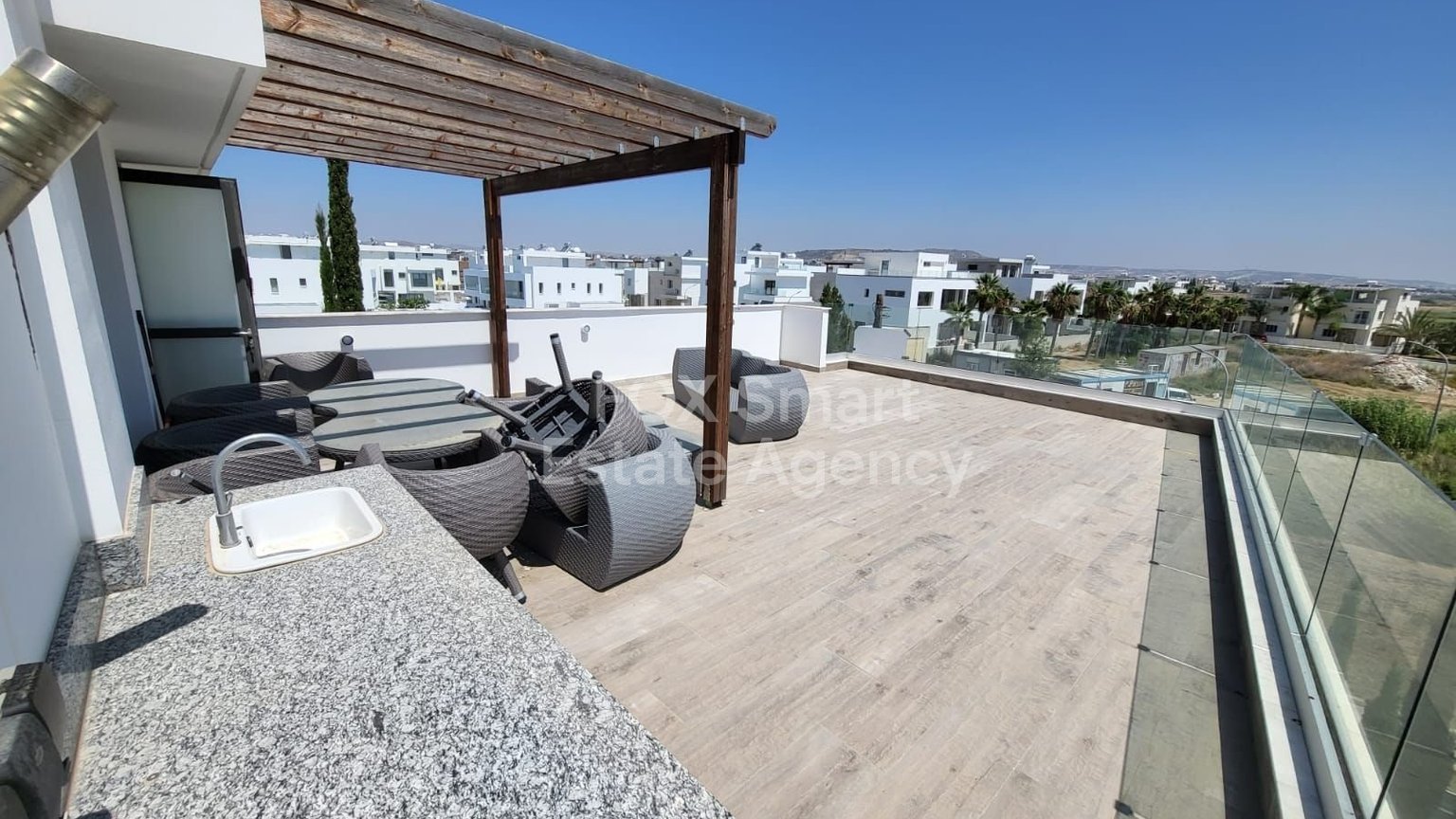 Modern 4-Bedroom Villa for Sale with Private Pool & Rooftop Terrace – Livadia