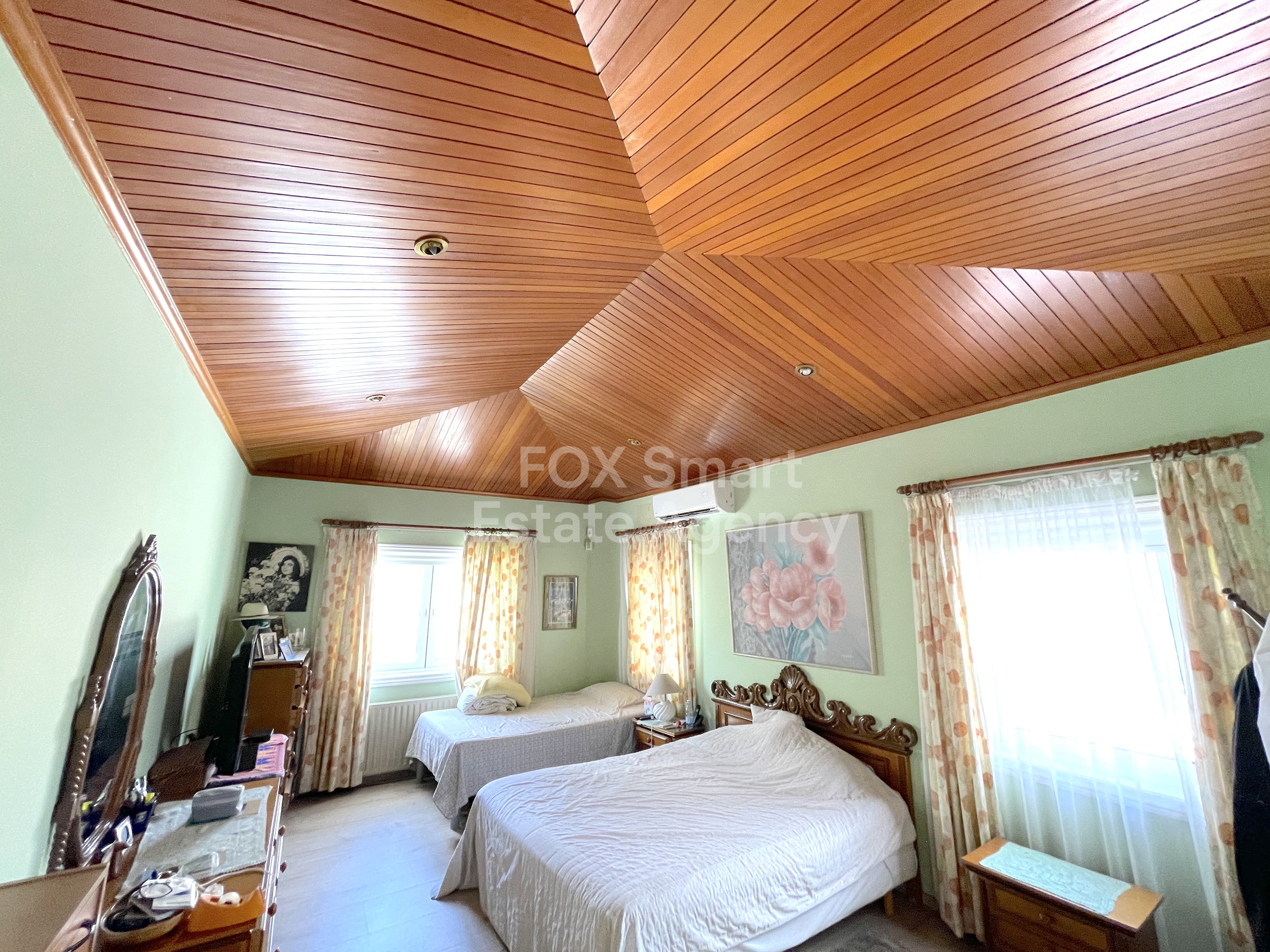 Timeless Elegance in Platy Aglantzias area: Your Dream Home with big yard Awaits
