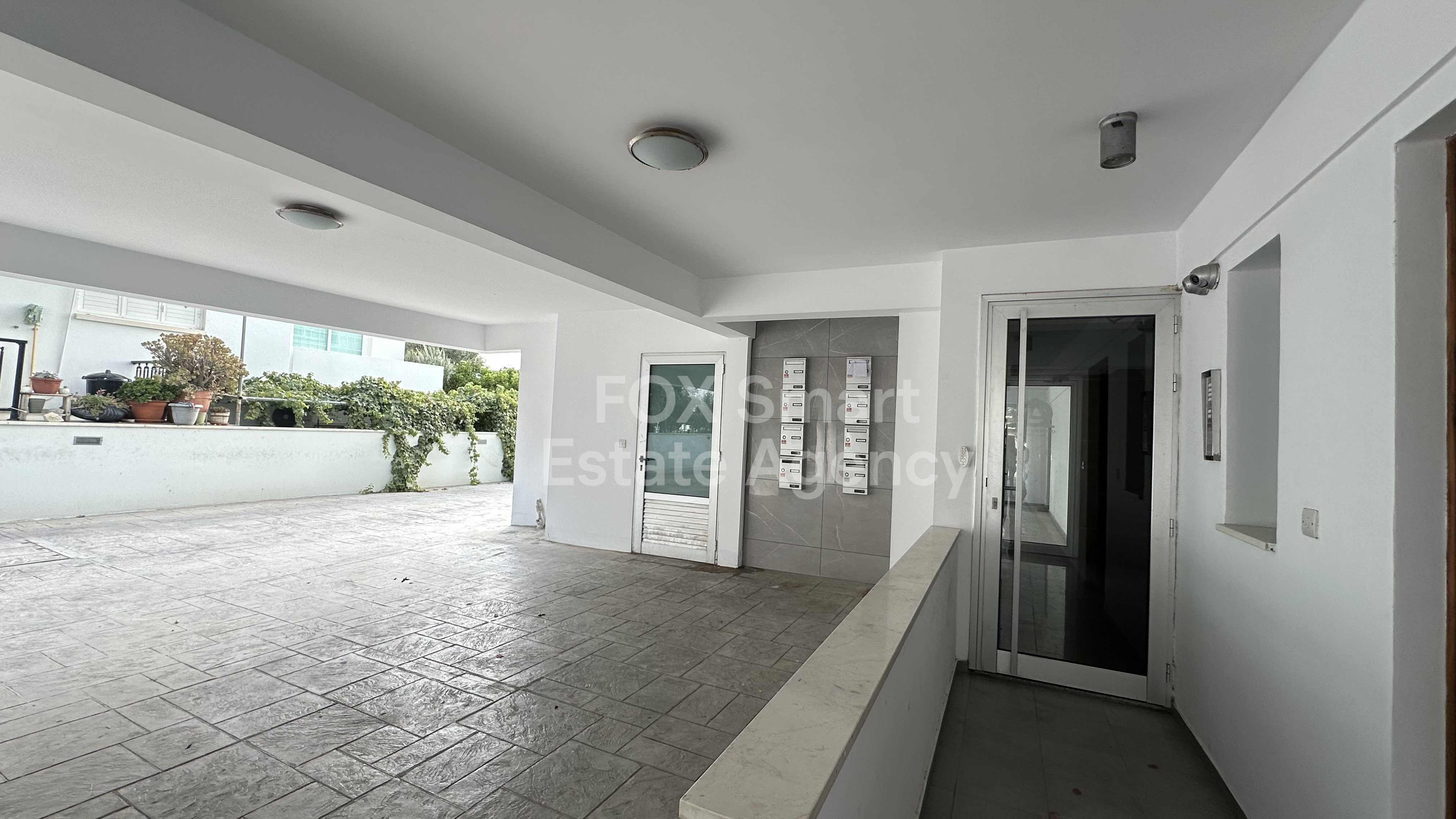 Two Bedroom Apartment in Makedonitissa