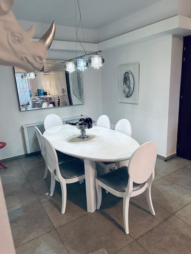 2 Bedroom, Modern Apartment