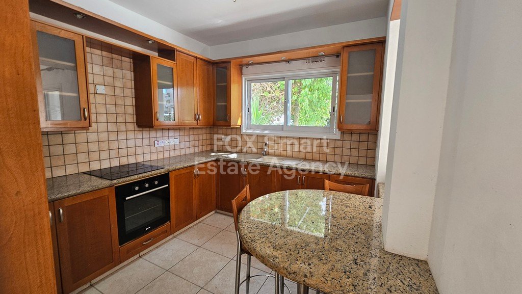 Beautiful Three bedrooms Ground apartment with a private entrance