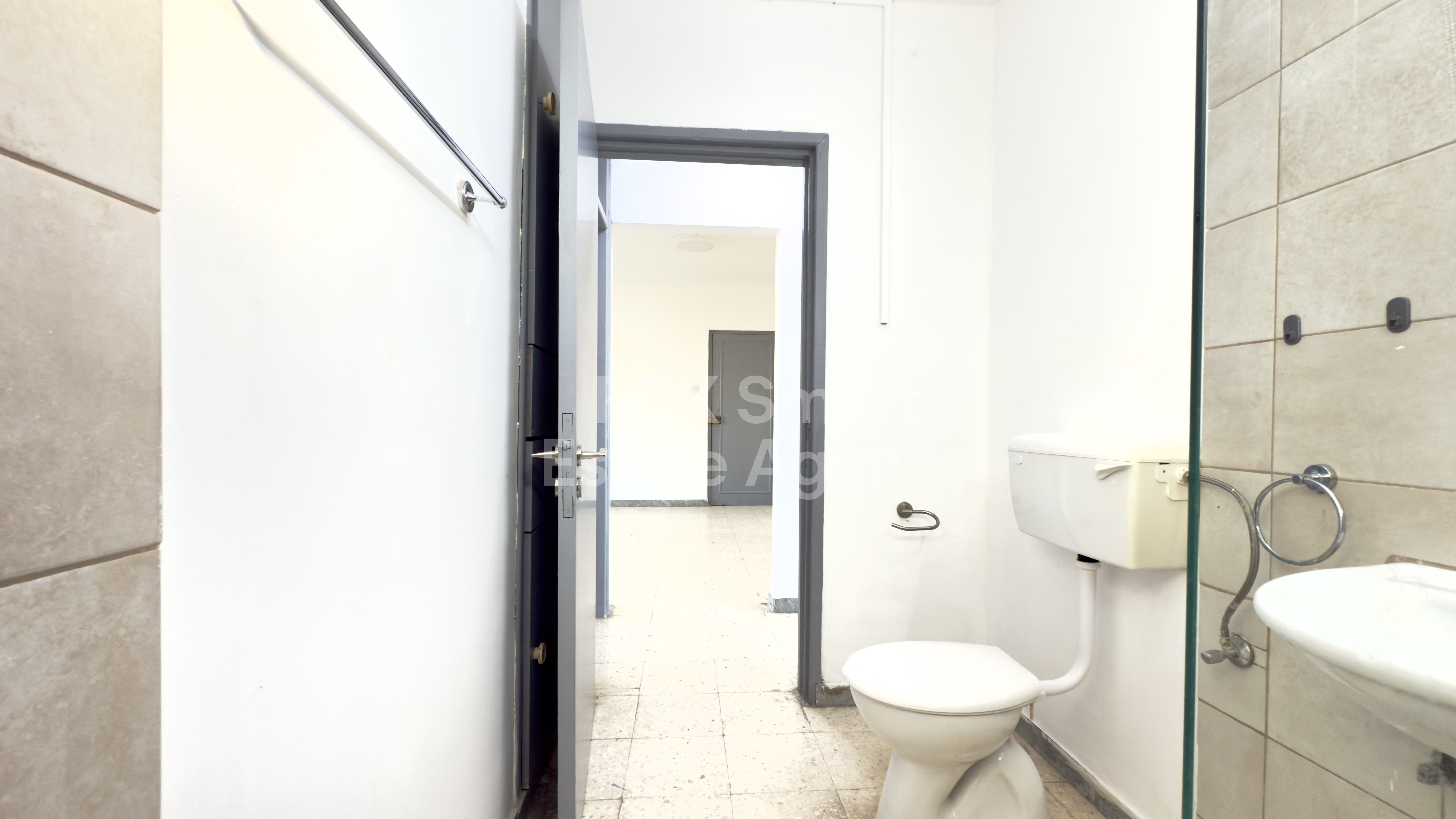 2-Bedroom Apartment in Agioi Anargyroi II – Ideal for Living or Investment