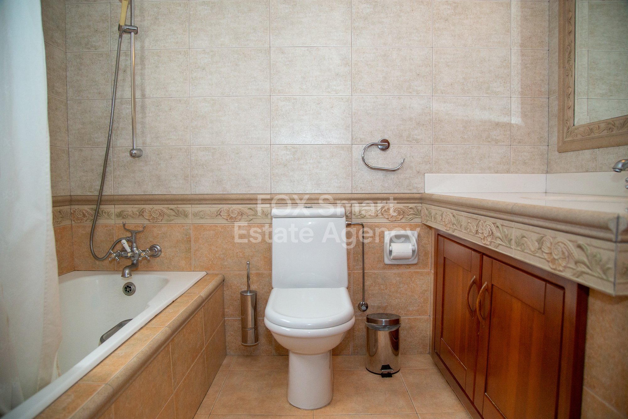 Luxury 4-Bedroom Villa with Private Pool & Development Potential – Pascal Area, Larnaca