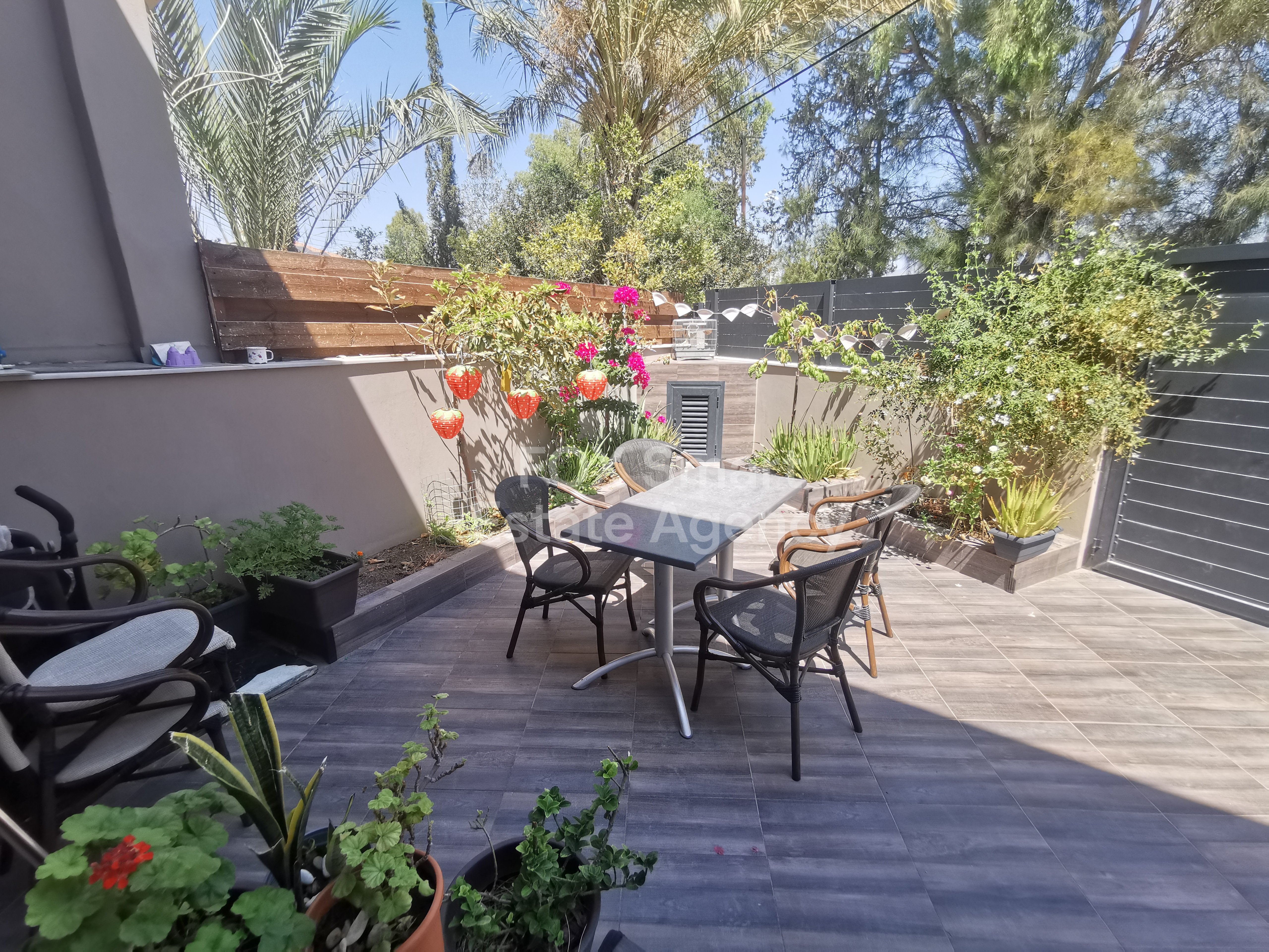 Semi-Detached 3-Bedroom House in Agios Dometios