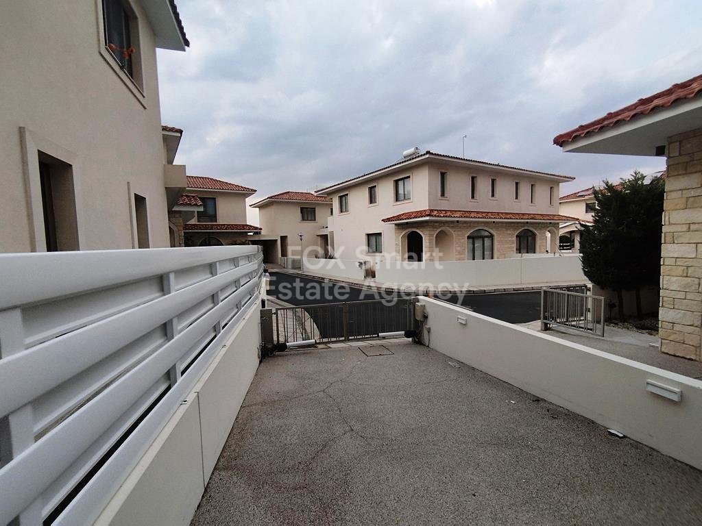 Luxurious 3 Bedroom Villa in Livadia For Rent