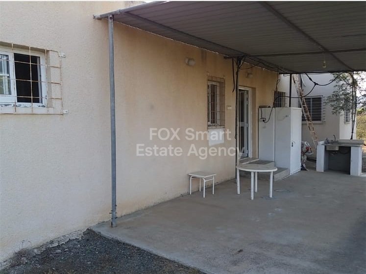 Detached house in over 14000sqm land, between Sia and Alambra