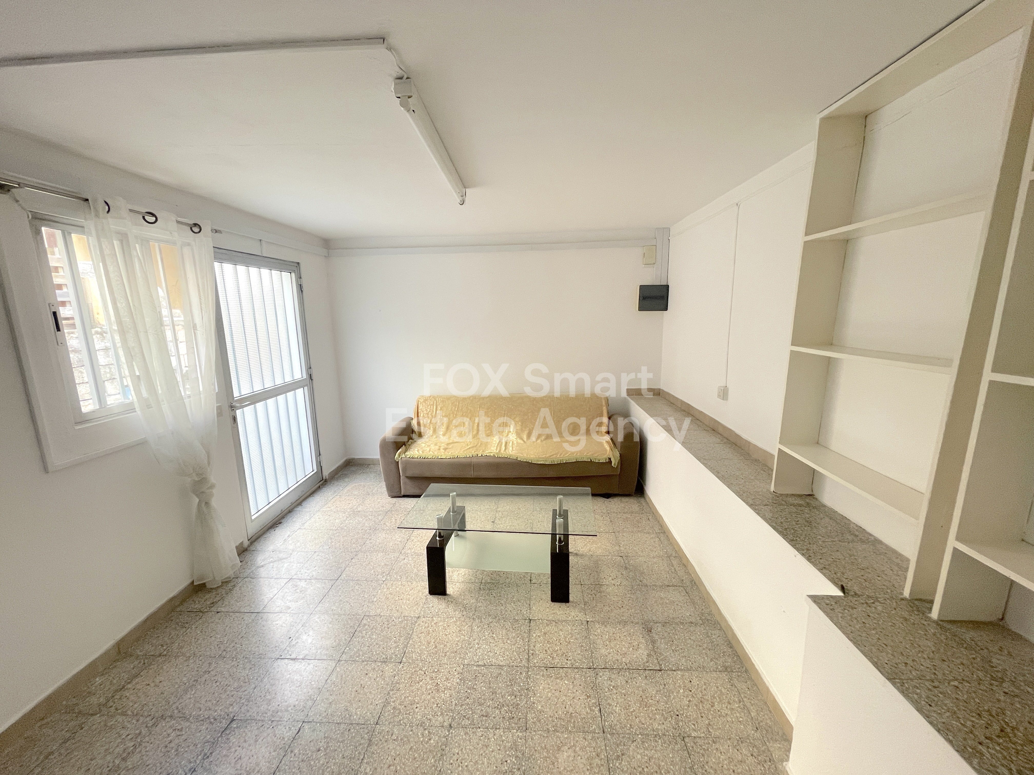 1-Bedroom Apartment with Spacious Yard in Prime Platy Aglantzia Location