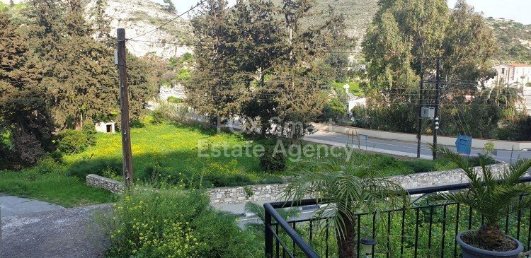 House in Kalavasos - Image 3