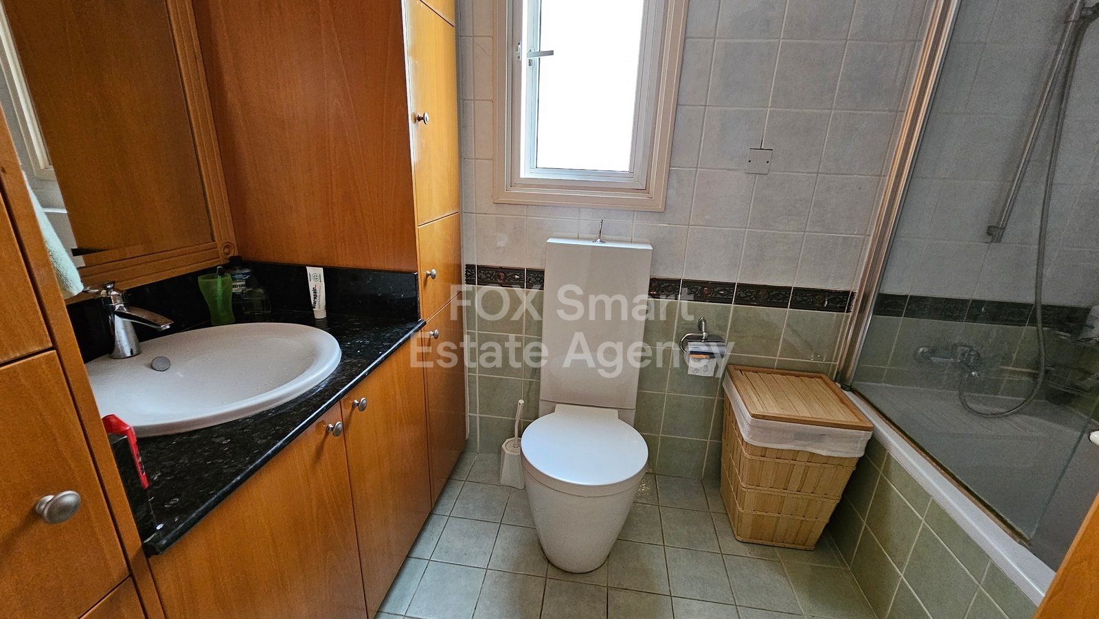 Fully furnished 3-Bedroom Penthouse for rent in Agioi Omologites with lovely view