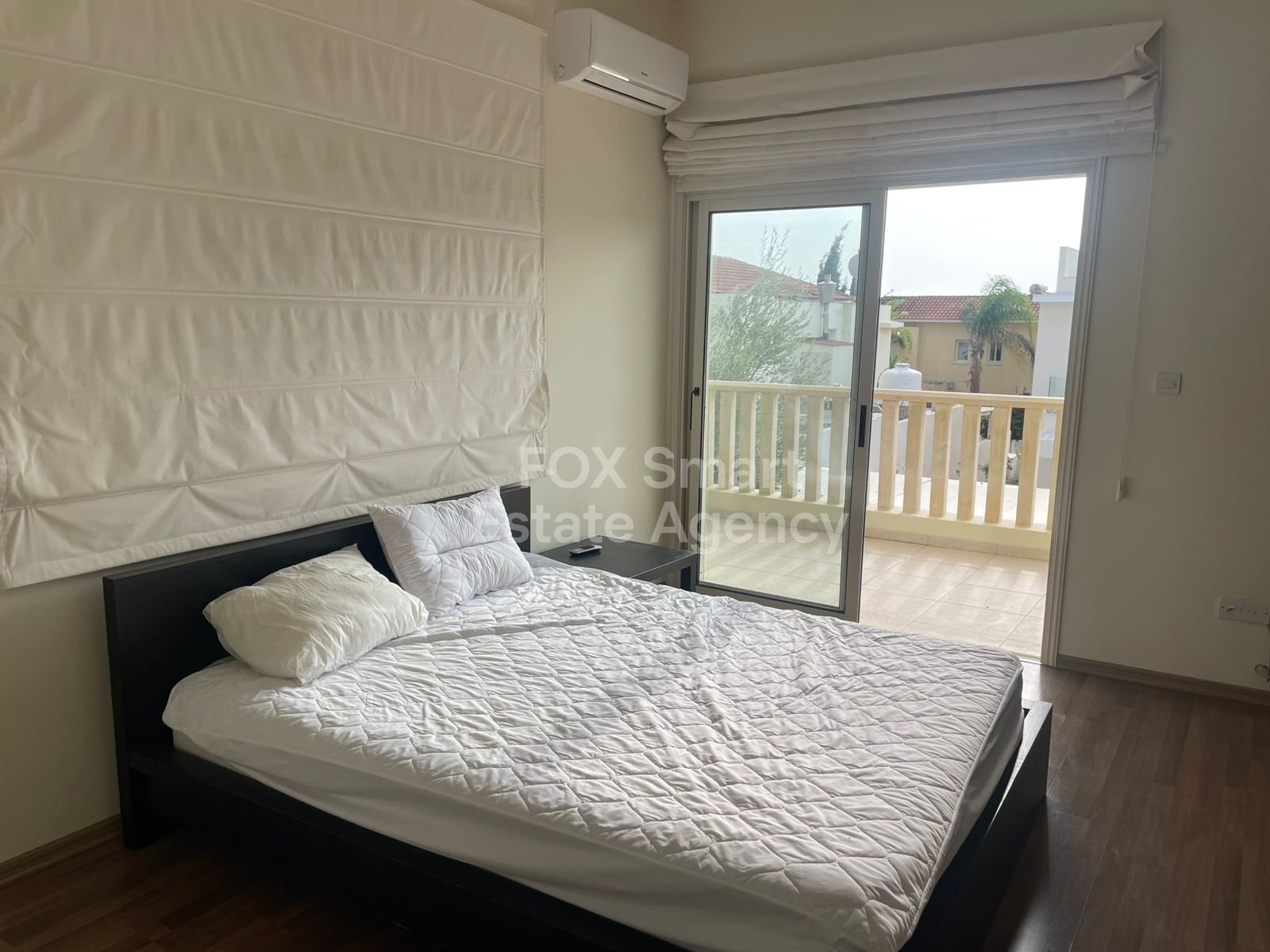 Relaxed Coastal Living: 3-Bedroom Villa Steps from the Beach in Pyla