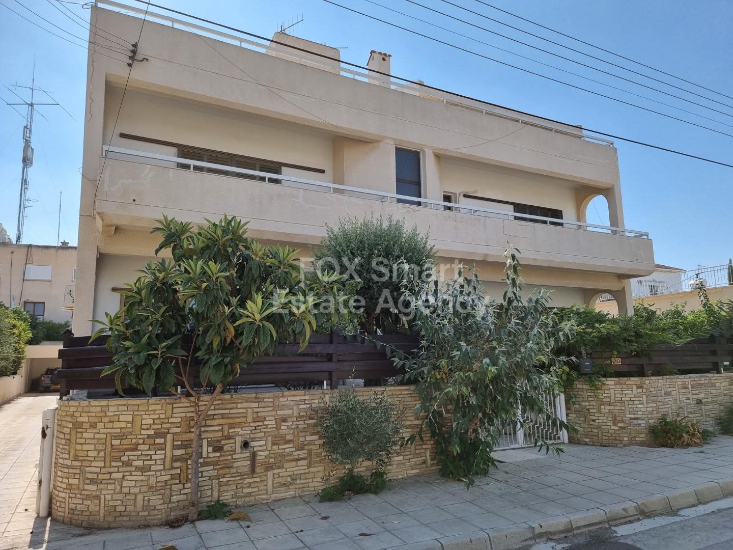 Unfurnished Spacious and Bright 3-Bedroom Ground Floor House in Agios Andreas.