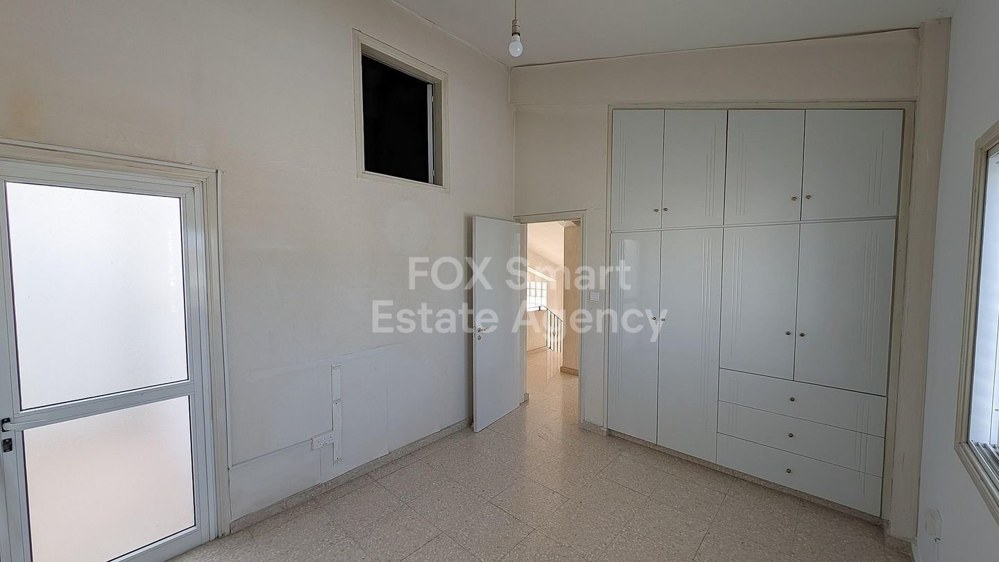 Charming 3-Bedroom Semi-Detached Home with Auxiliary Building in Strovolos