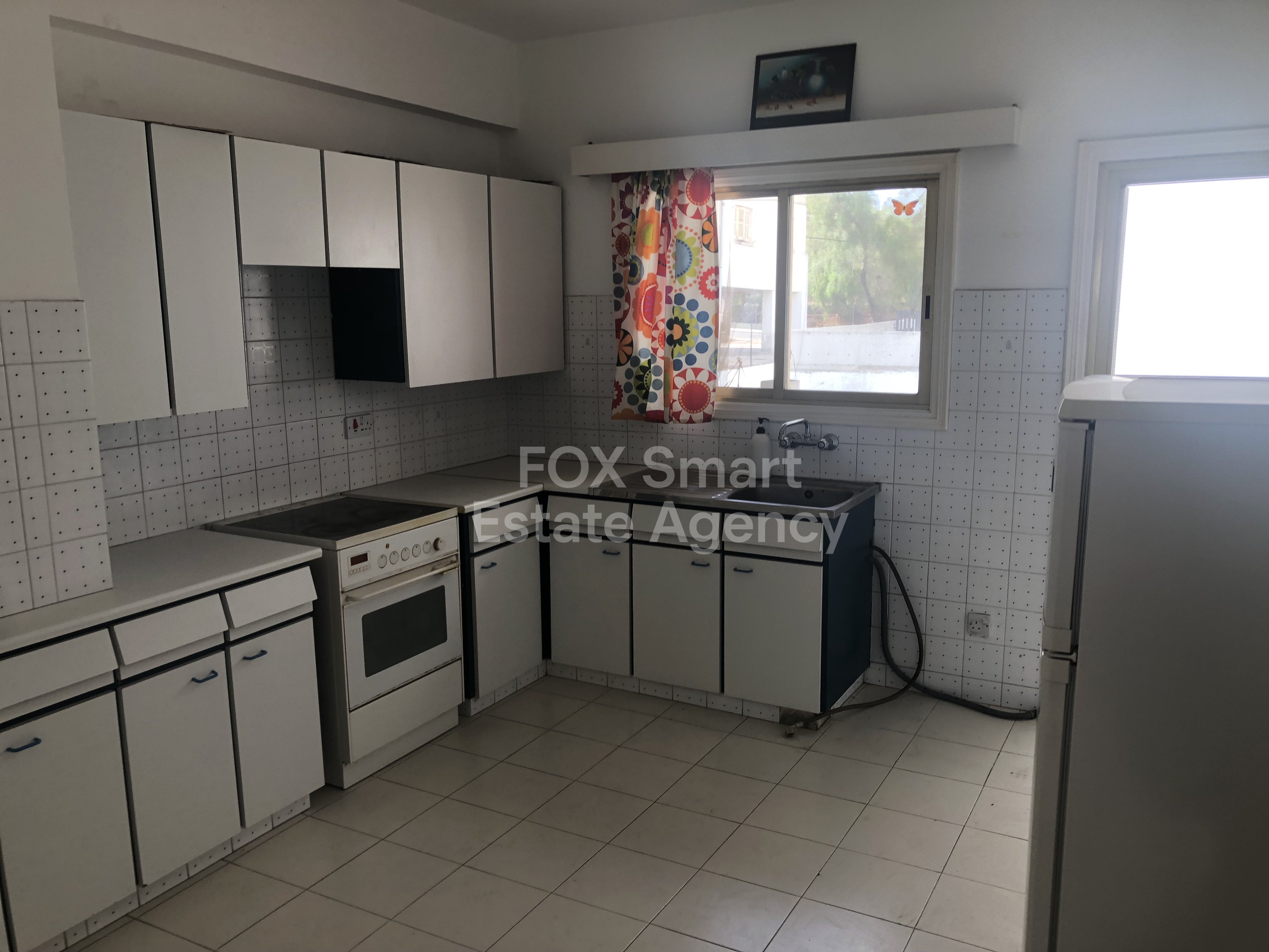 For sale 3-bedroom apartment in Agioi Oologites Nicosia near Kennedy street