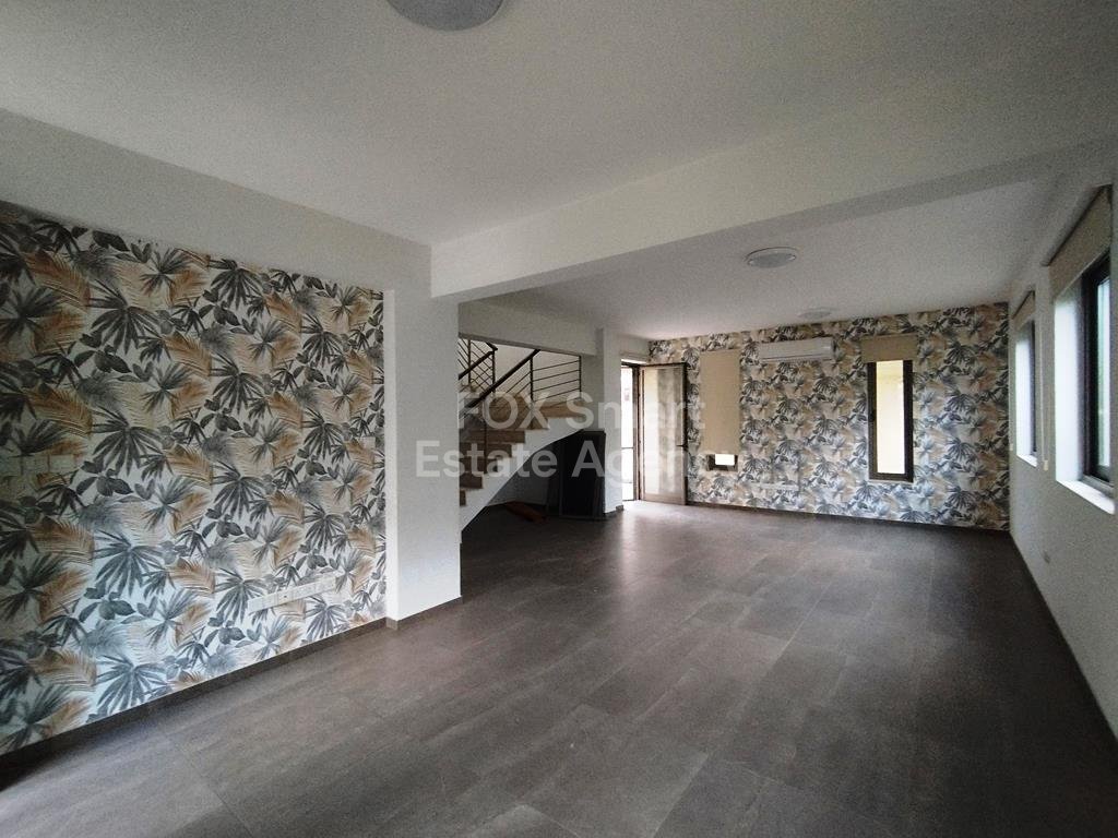 Luxurious 3 Bedroom Villa in Livadia For Rent