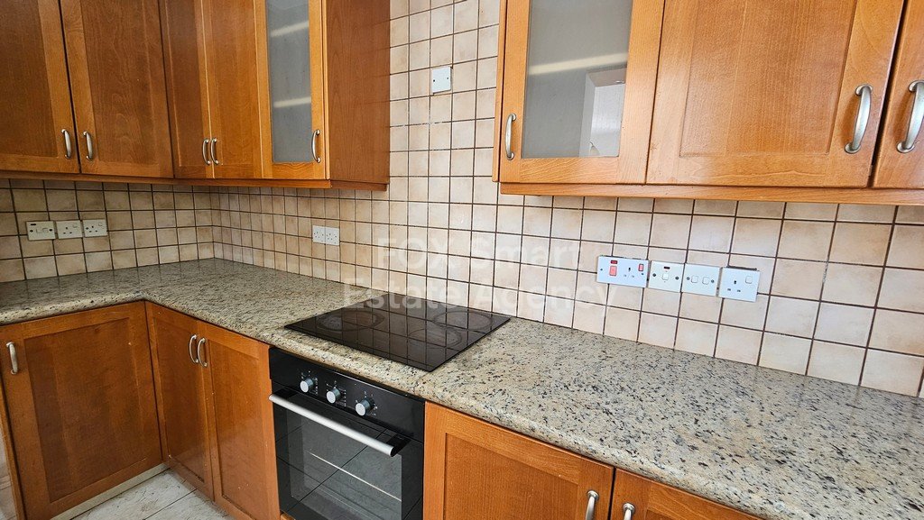 Beautiful Three bedrooms Ground apartment with a private entrance