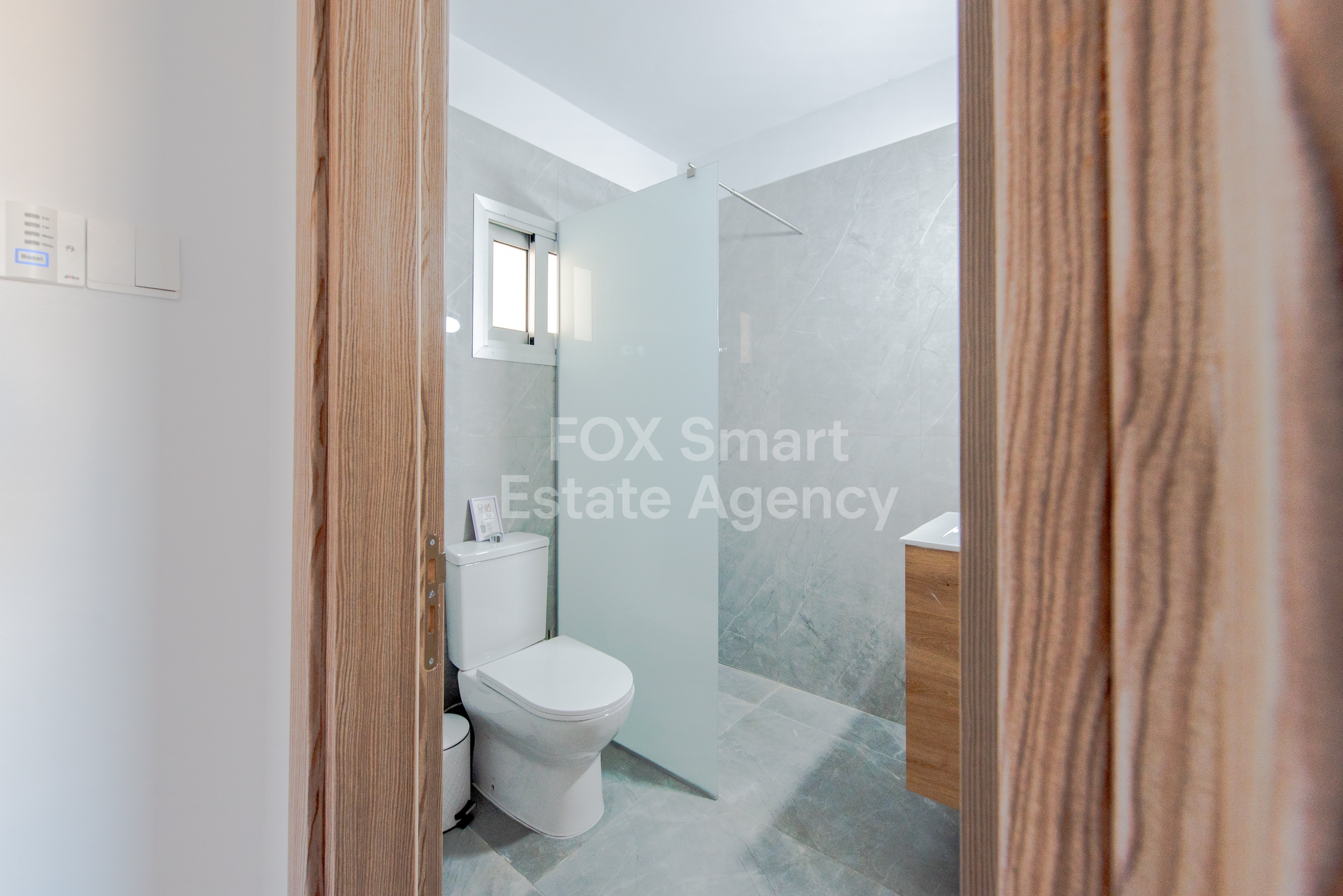 Fully renovated modern apartment near Larnaca Finikoudes