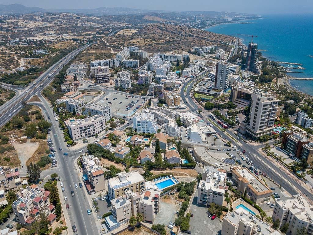 Apartment in Agios Tychon - Image 2