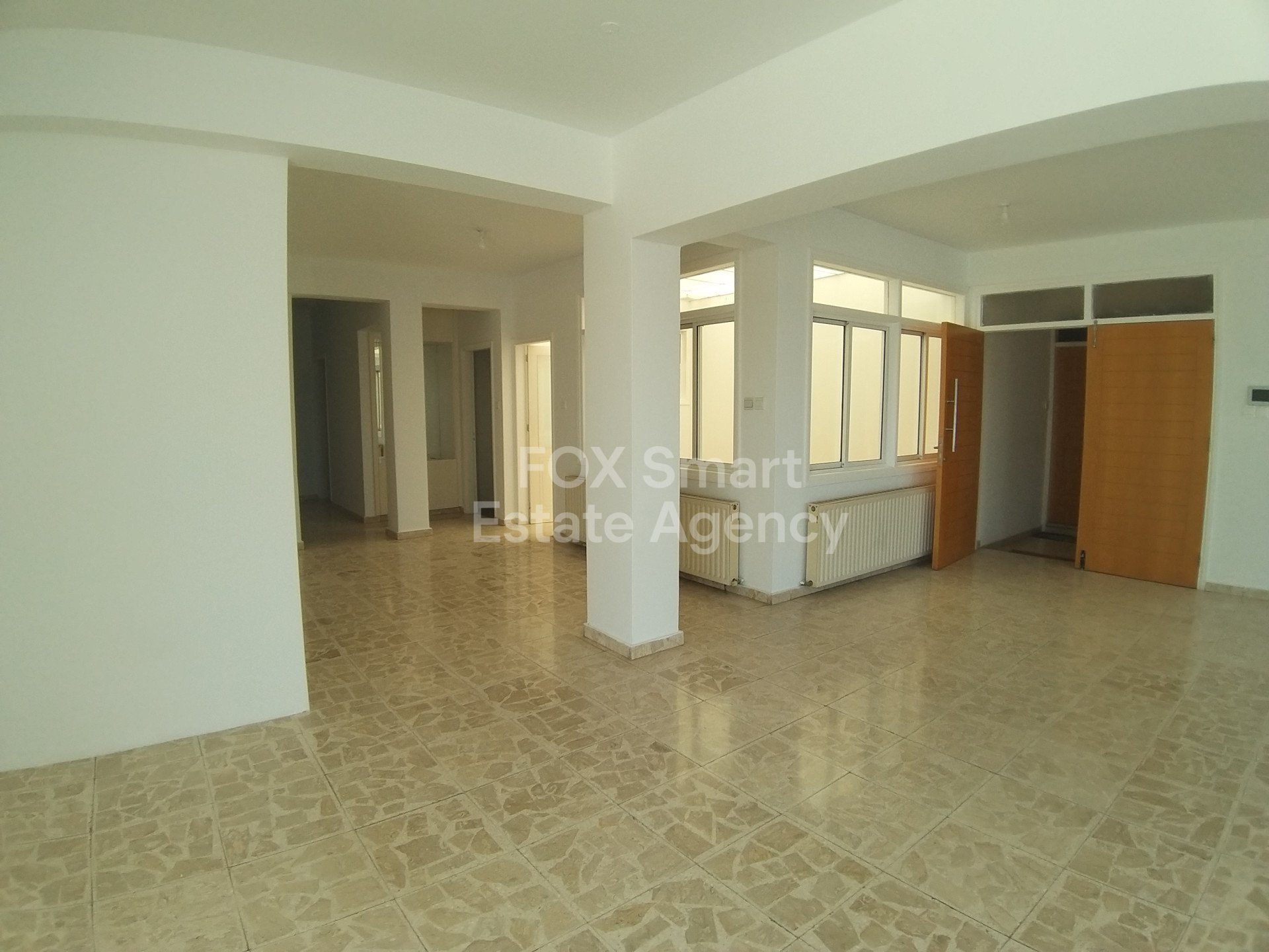 Upper floor House 190sq,m of 3 bedrooms to  in Stavrou, Strovolos