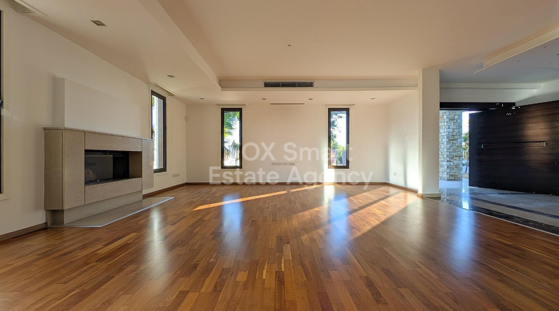 Five bedroom house for sale, Dromolaxia.