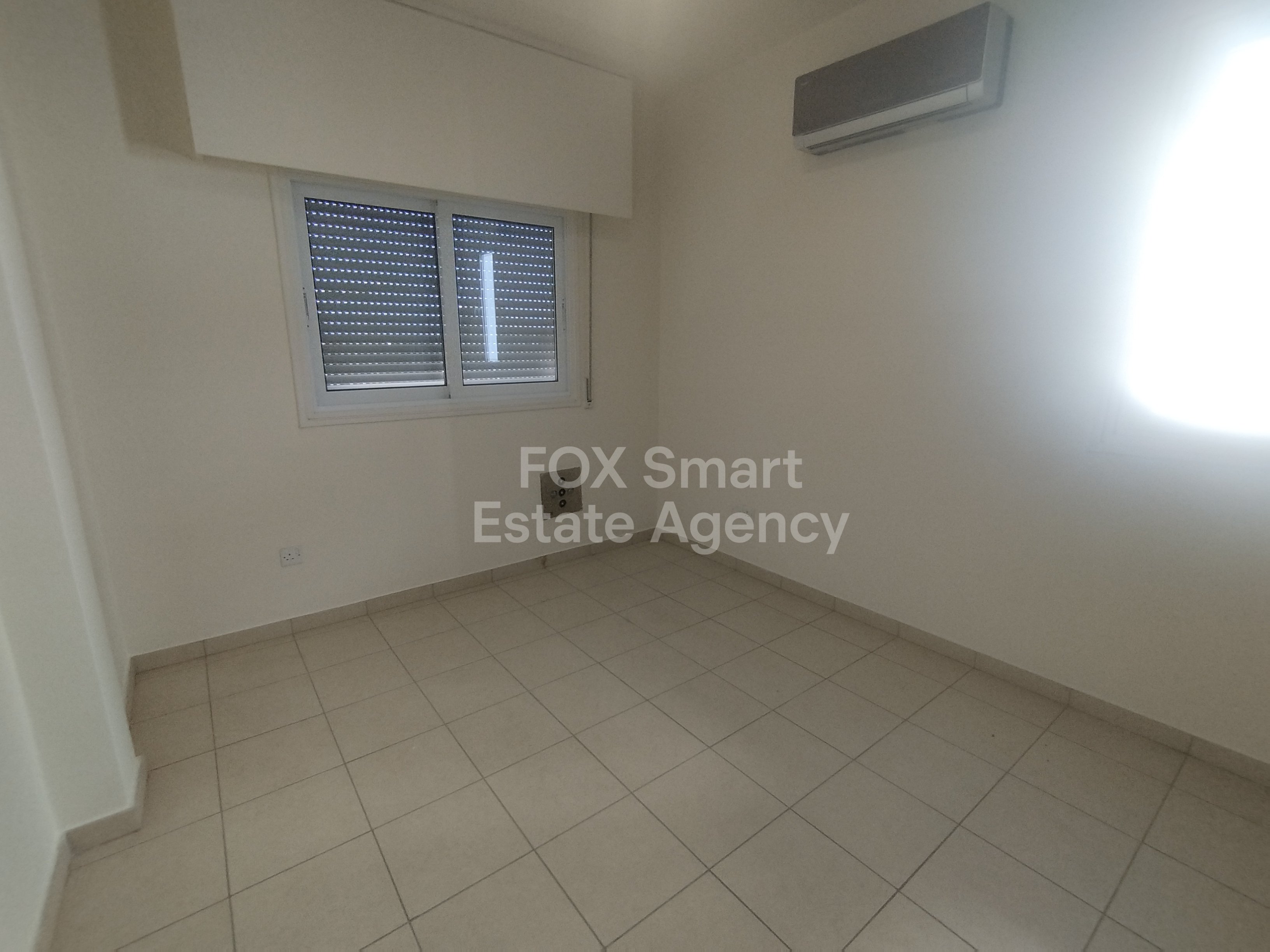 Prime 3-Bedroom Apartment in Central Lykavitos