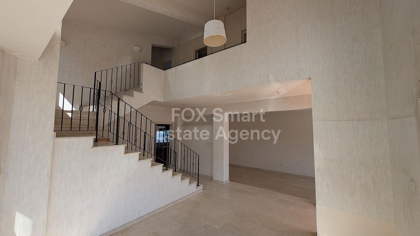 Charming 3-Bedroom Semi-Detached Home with Auxiliary Building in Strovolos
