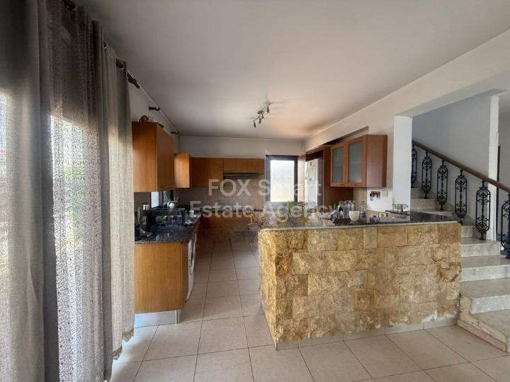 Spacious 4-Bedroom Home in Vergina – Quiet Residential Area