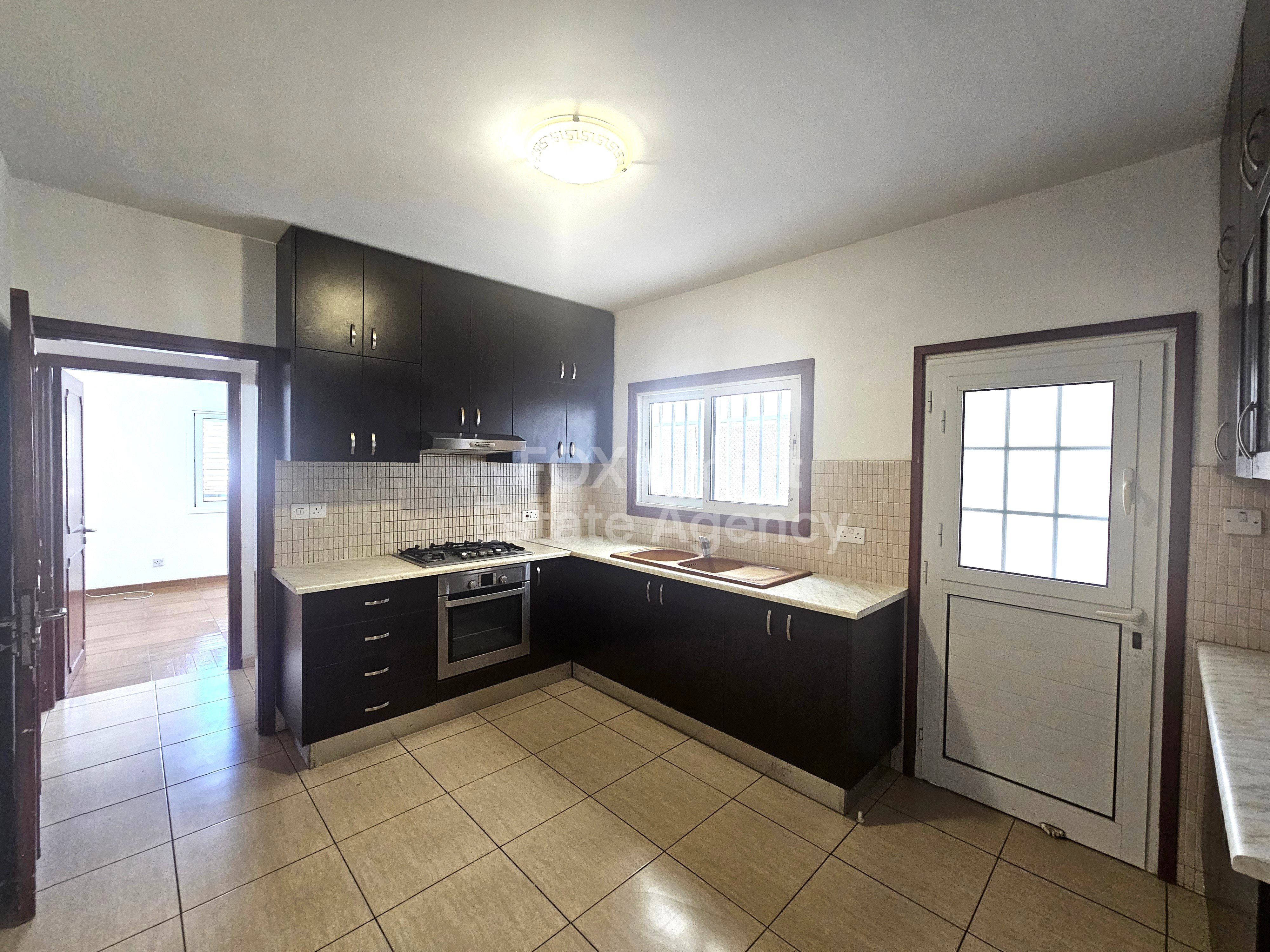 🏡 Renovated Ground Floor 3-Bedroom Apartment in Prime Strovolos (Chryseleousa Area), Next to Pedieos Linear Park – Nicosia