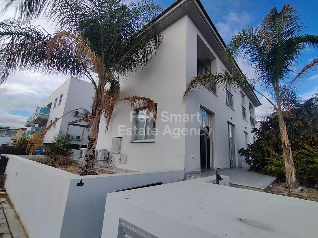 2 Bedroom Semi-Detached House For Rent in Oroklini